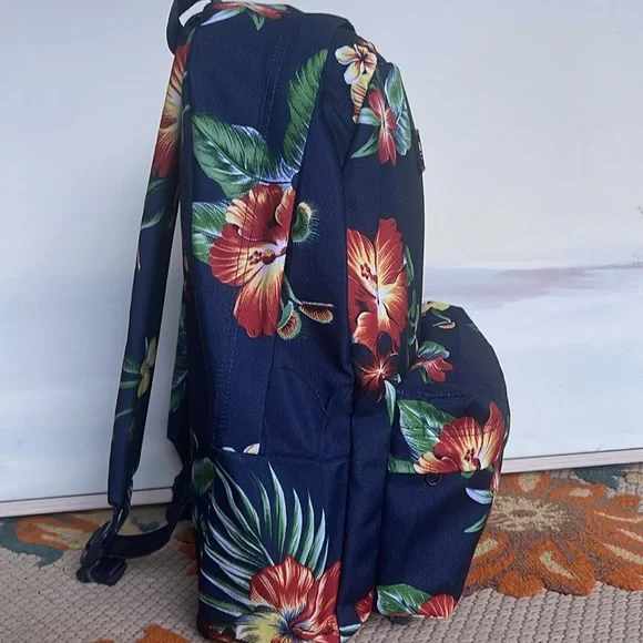 VANS OLD SKOOL III BACKPACK
VN0A3IGRYKU
NWT - Picture 6 of 16